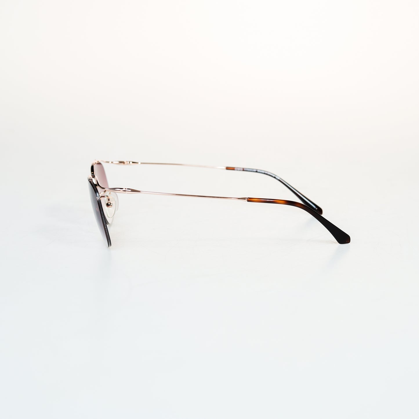 Simple Half Frame Square Titanium Sunglasses | GMGeyewear Iris 2 GS83T1035